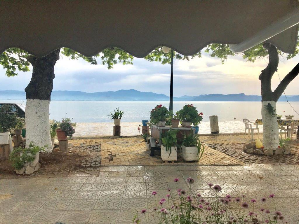 Casa Lela 3...Hydra Apartman Míli Kültér fotó